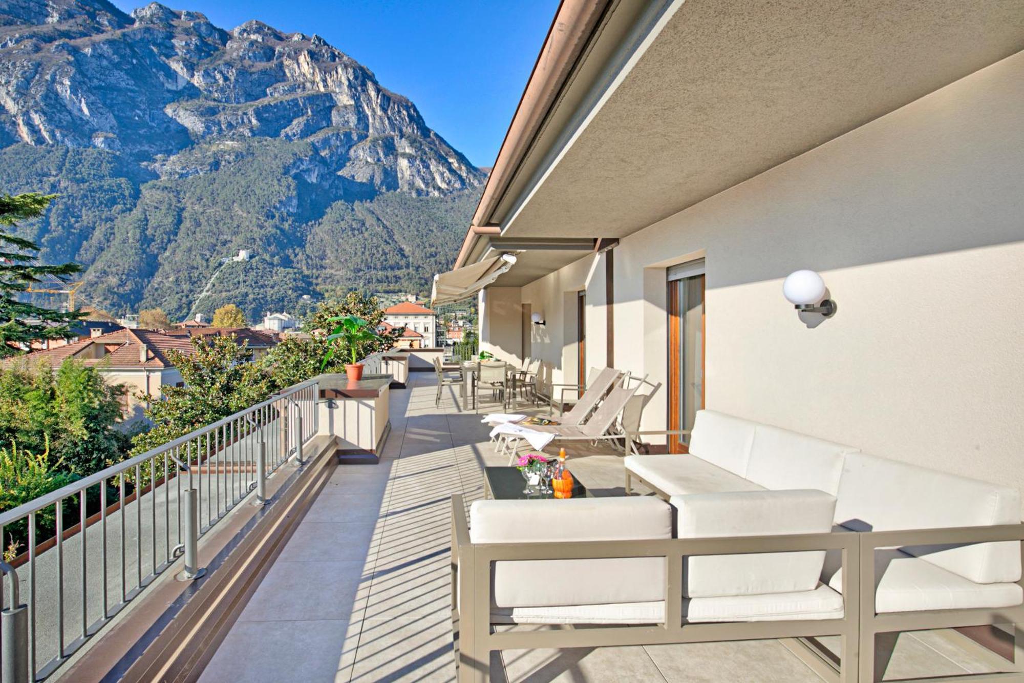 Antares150M From The Lake - Happy Rentals Riva del Garda Kültér fotó